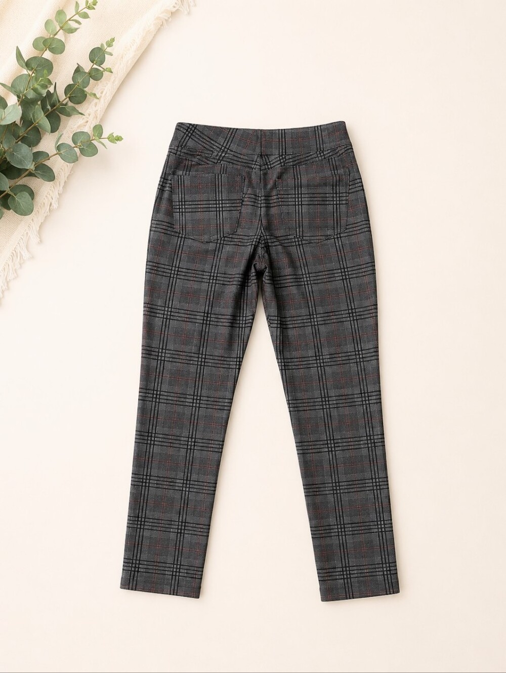 Gloria Vanderbilt Slimming Effect Plaid Pull-On Pants Gray Women's Size 14 - Picture 3 of 8